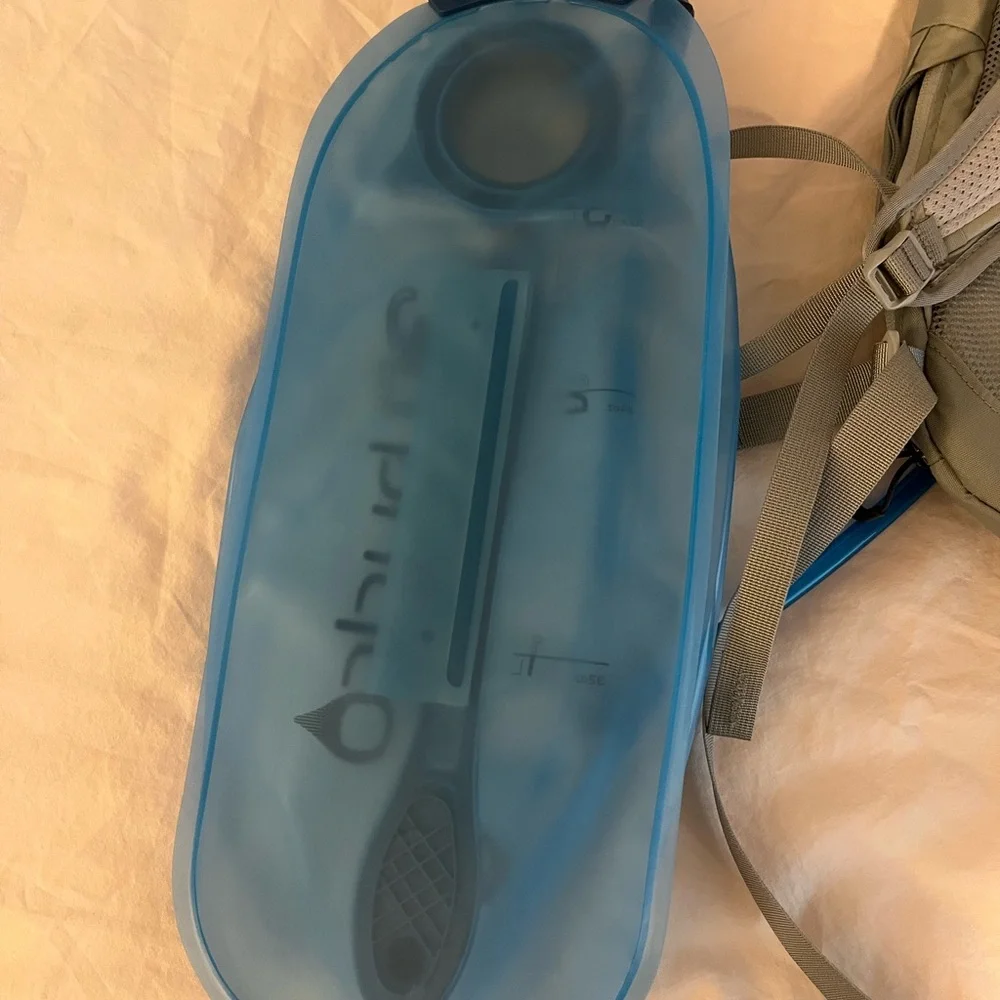 Like new Gregory Nano 22 H2O Gray Backpack with Hydration Pack - Picture 7 of 8